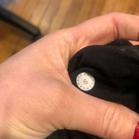 Lululemon 6 Wunder Under‎ 28" Frozen Flourish Leggings - Picture 7 of 7